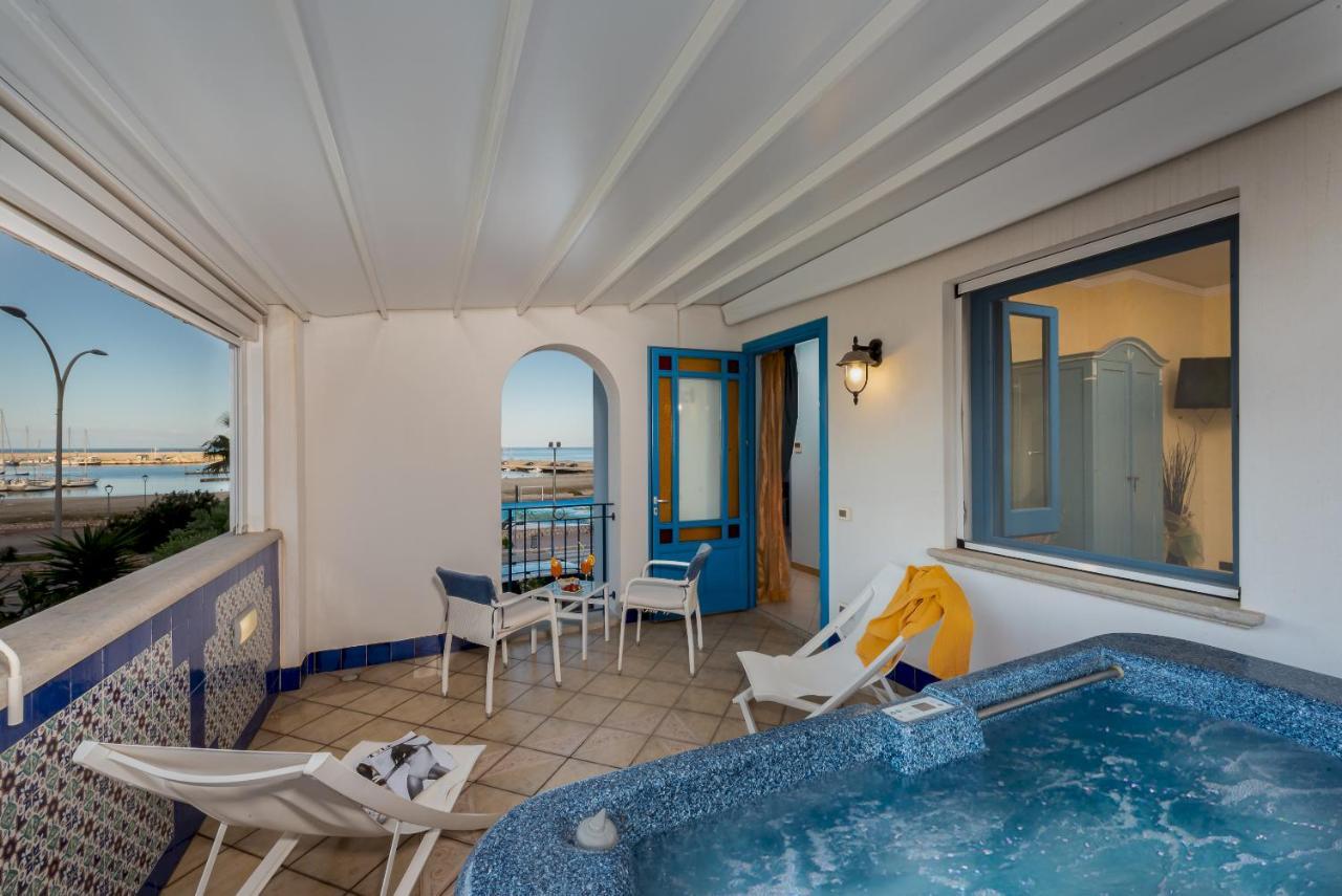 Hotel Ristorante Mediterraneo Faro Сан-Вито-Ло-Капо Экстерьер фото