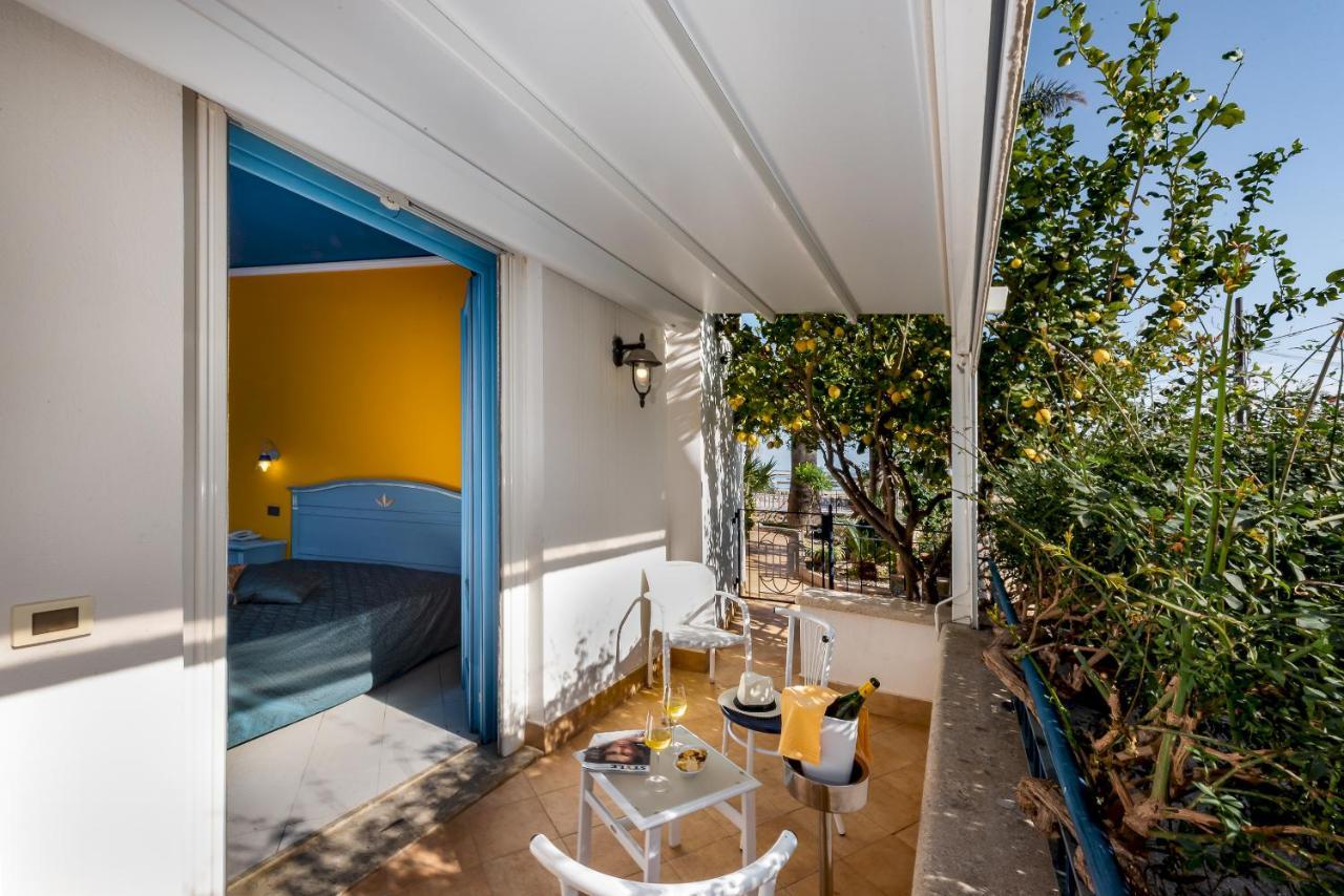 Hotel Ristorante Mediterraneo Faro Сан-Вито-Ло-Капо Экстерьер фото