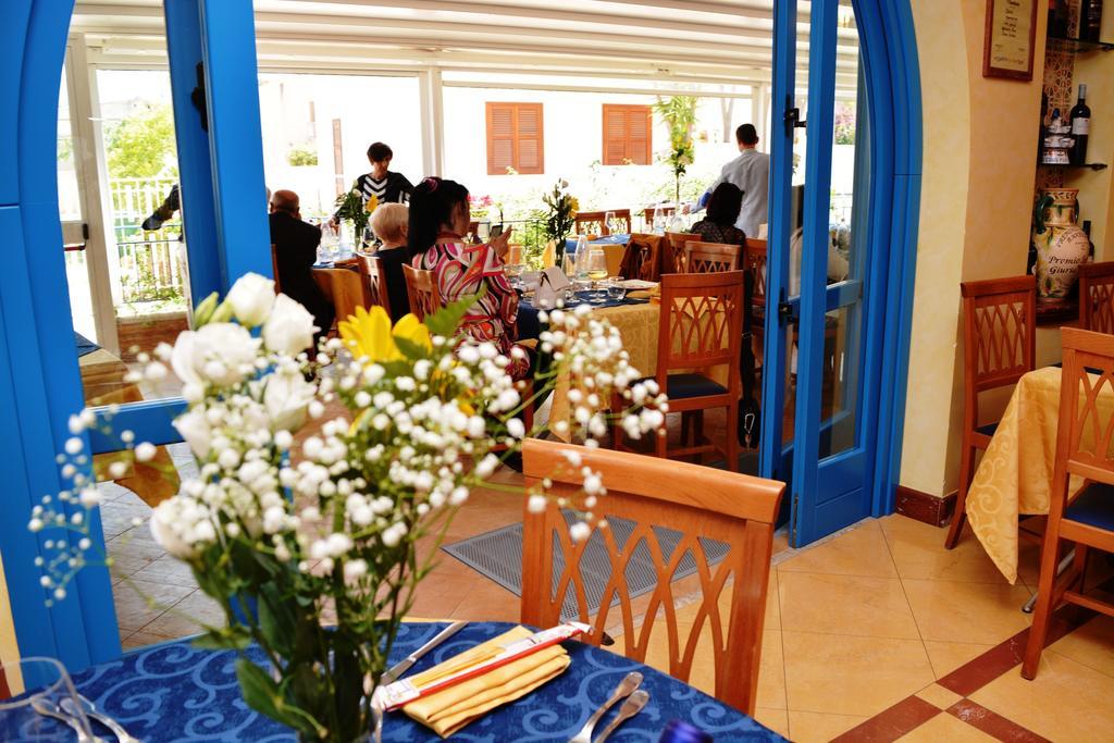 Hotel Ristorante Mediterraneo Faro Сан-Вито-Ло-Капо Экстерьер фото