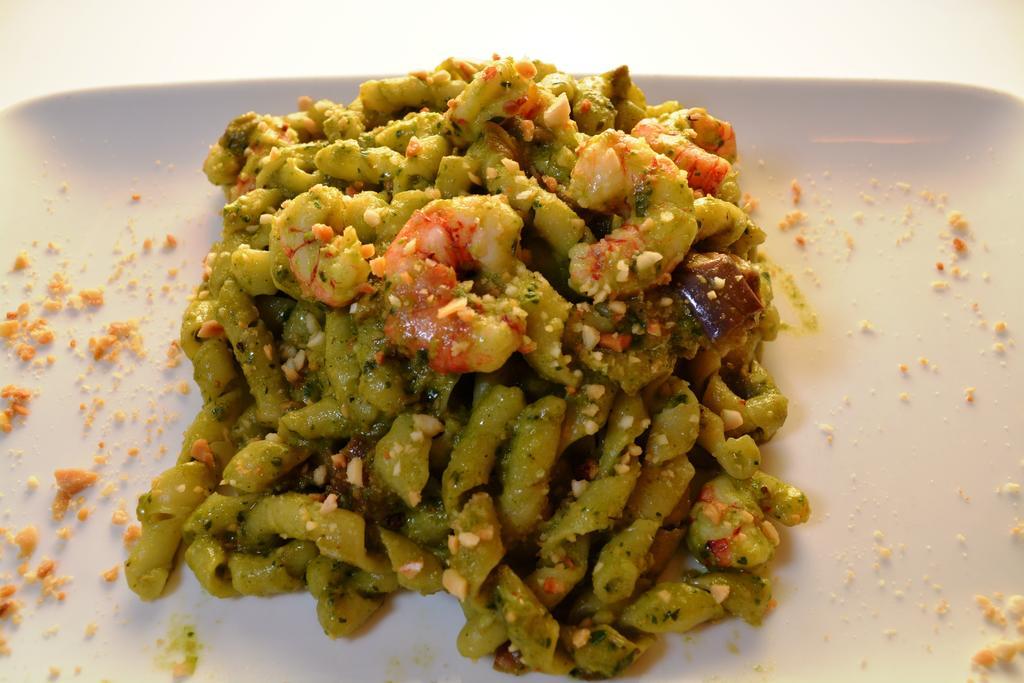 Hotel Ristorante Mediterraneo Faro Сан-Вито-Ло-Капо Экстерьер фото